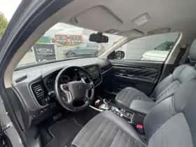 Mitsubishi Outlander (2020) thumbnail 15