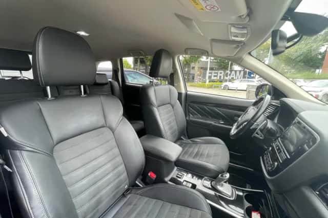 Mitsubishi Outlander (2020) thumbnail 17