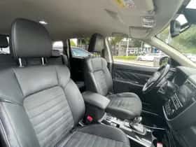 Mitsubishi Outlander (2020) thumbnail 17