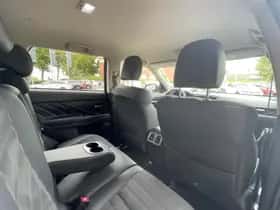 Mitsubishi Outlander (2020) thumbnail 19