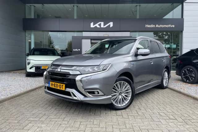 Mitsubishi Outlander (2020) thumbnail 34