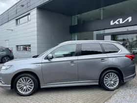 Mitsubishi Outlander (2020) thumbnail 5
