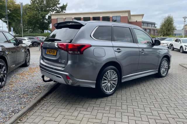 Mitsubishi Outlander (2020) thumbnail 7