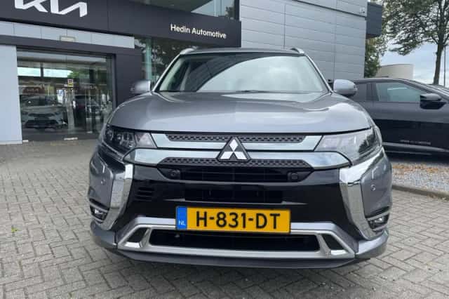 Mitsubishi Outlander (2020) thumbnail 9