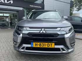 Mitsubishi Outlander (2020) thumbnail 9