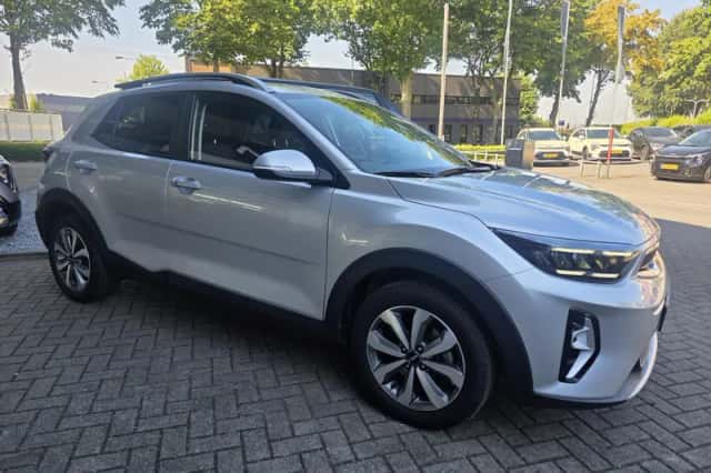 Kia Stonic (2025) thumbnail 4