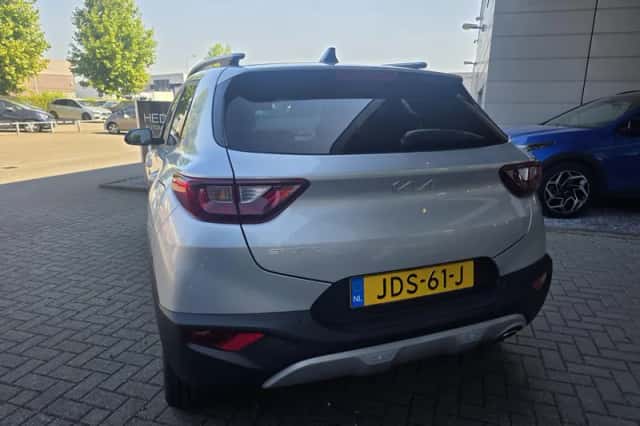 Kia Stonic (2025) thumbnail 6