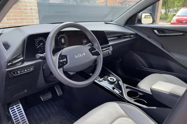 Kia Niro (2023) thumbnail 12