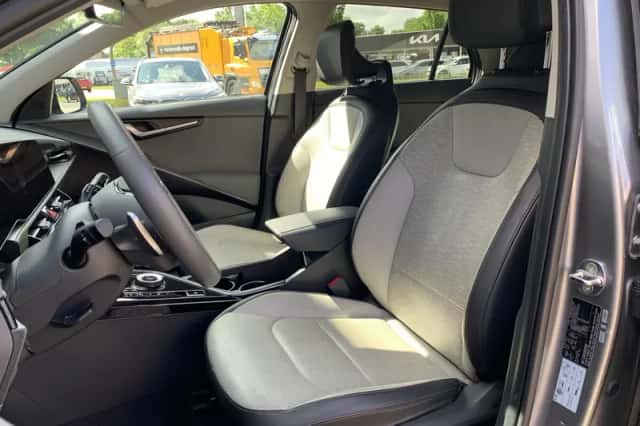 Kia Niro (2023) thumbnail 13