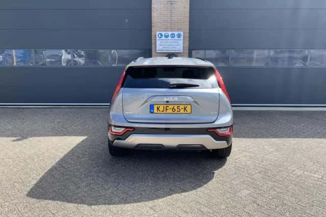 Kia Niro (2023) thumbnail 6