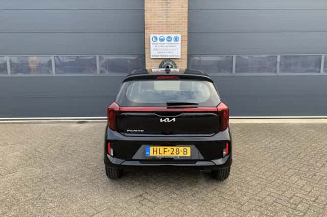 Kia Picanto (2025) thumbnail 6