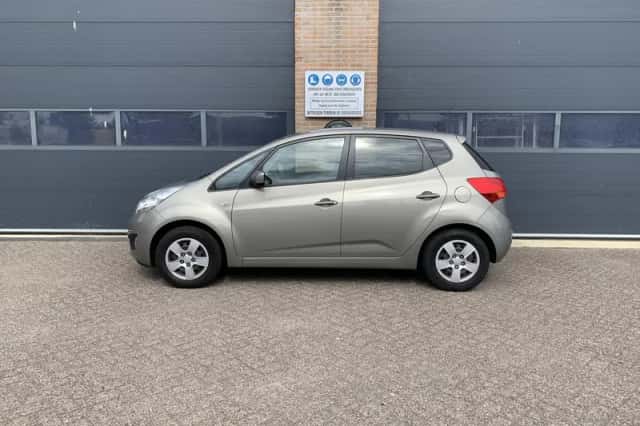 Kia Venga (2013) thumbnail 2