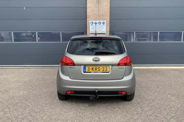 Kia Venga (2013) thumbnail 6