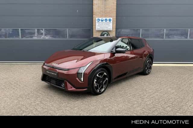 Kia EV4 (2026) thumbnail 1