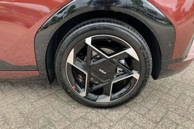 Kia EV4 (2026) thumbnail 3