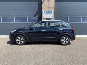 Kia Niro (2017) thumbnail 2