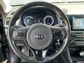 Kia Niro (2017) thumbnail 13