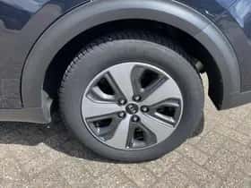 Kia Niro (2017) thumbnail 3