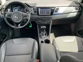 Kia Niro (2017) thumbnail 21