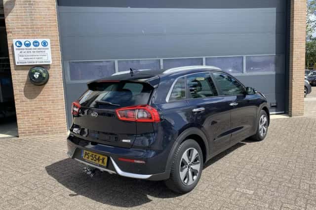 Kia Niro (2017) thumbnail 24