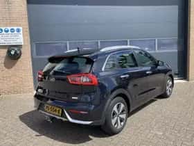 Kia Niro (2017) thumbnail 24