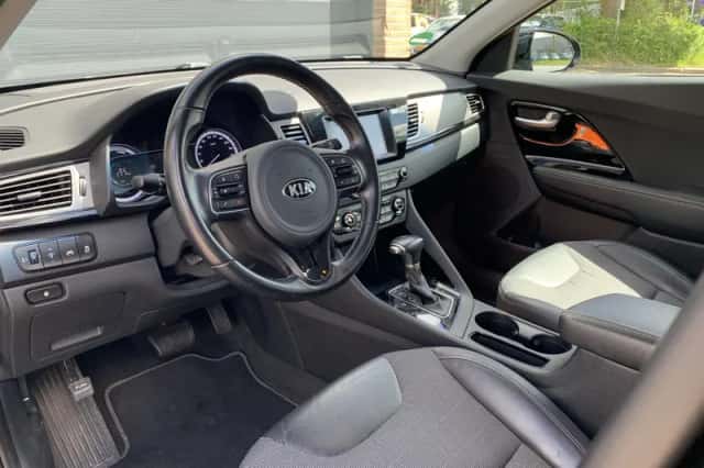 Kia Niro (2017) thumbnail 10
