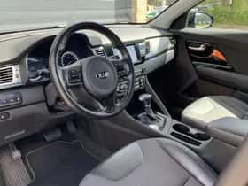 Kia Niro (2017) thumbnail 10