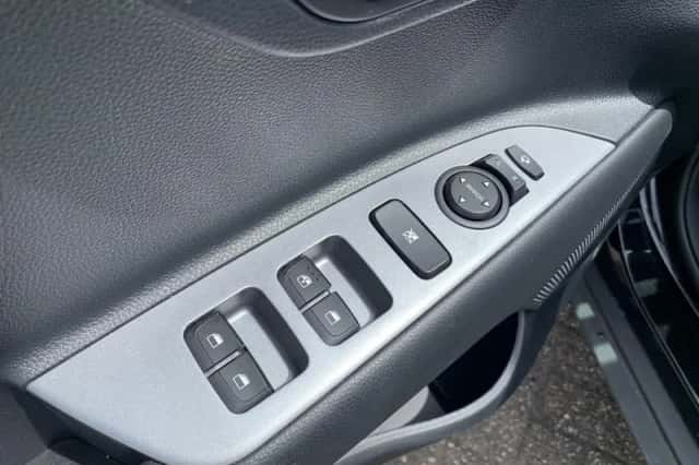 Kia Stonic (2025) thumbnail 12