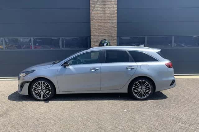 Kia Ceed Sportswagon (2025) thumbnail 2