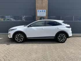 Kia XCeed (2025) thumbnail 2