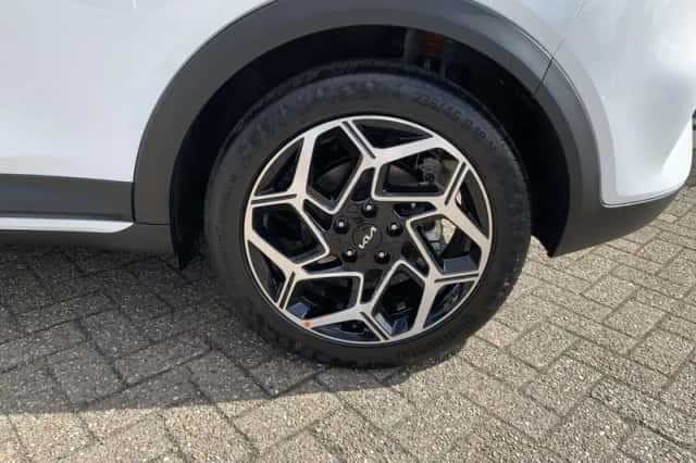 Kia XCeed (2025) thumbnail 3