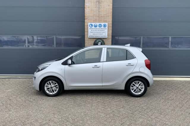 Kia Picanto (2021) thumbnail 2