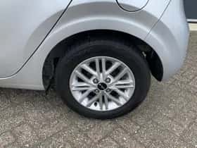 Kia Picanto (2021) thumbnail 3
