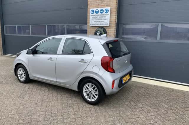 Kia Picanto (2021) thumbnail 4