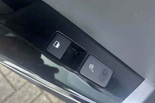 Kia EV6 (2023) thumbnail 16