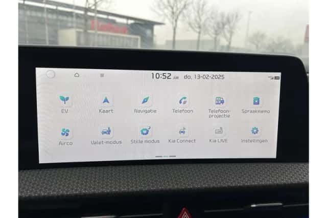 Kia EV6 (2023) thumbnail 19