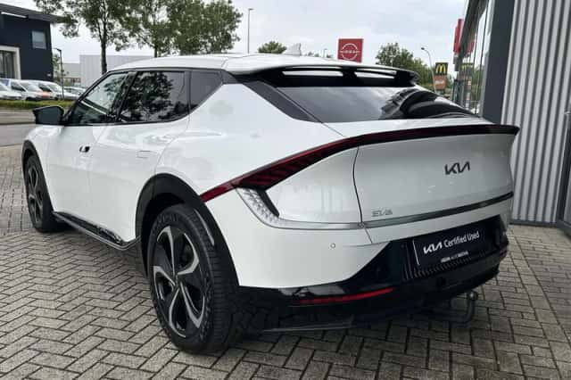 Kia EV6 (2023) thumbnail 3