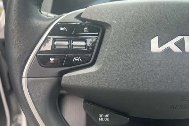 Kia EV6 (2023) thumbnail 22