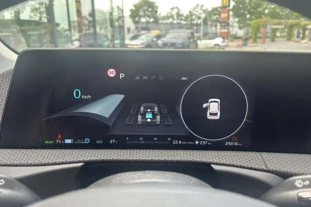 Kia EV6 (2023) thumbnail 23
