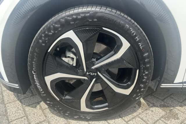 Kia EV6 (2023) thumbnail 4