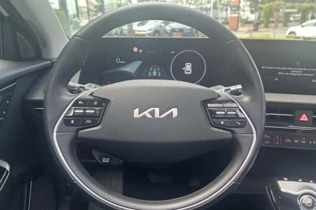 Kia EV6 (2023) thumbnail 9