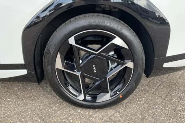 Kia EV4 (2025) thumbnail 3