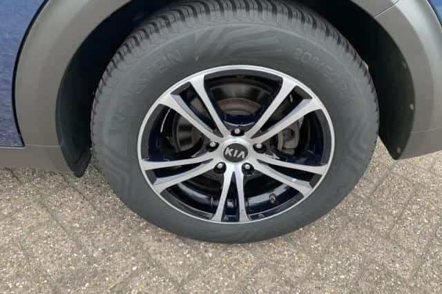 Kia Niro (2018) thumbnail 3