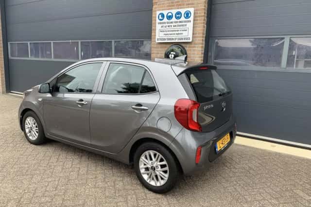 Kia Picanto (2021) thumbnail 4