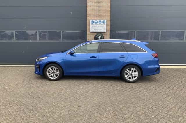 Kia Ceed Sportswagon (2021) thumbnail 2