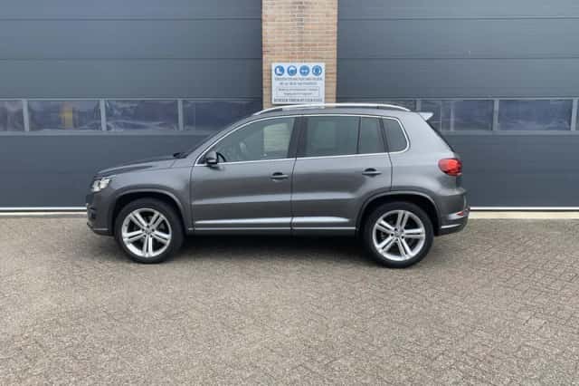 Volkswagen Tiguan (2016) thumbnail 2