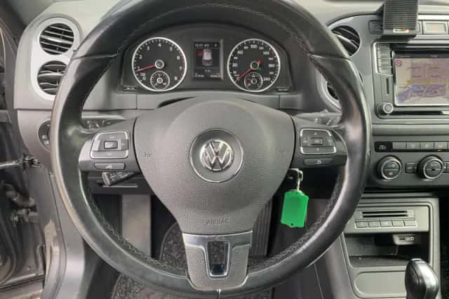 Volkswagen Tiguan (2016) thumbnail 11