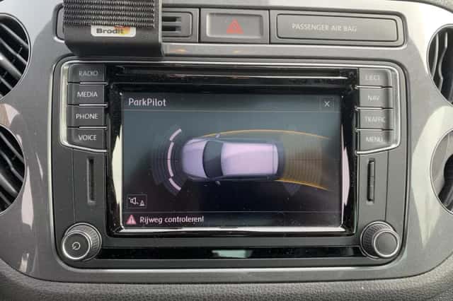 Volkswagen Tiguan (2016) thumbnail 15