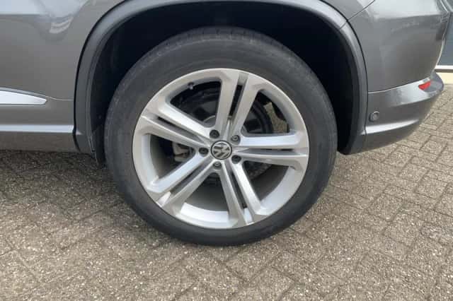 Volkswagen Tiguan (2016) thumbnail 3