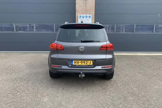 Volkswagen Tiguan (2016) thumbnail 6